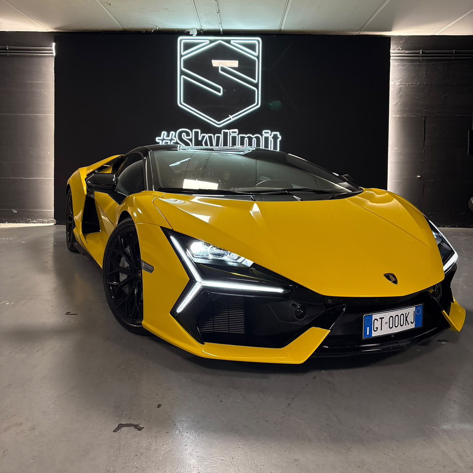Lamborghini Revuelto