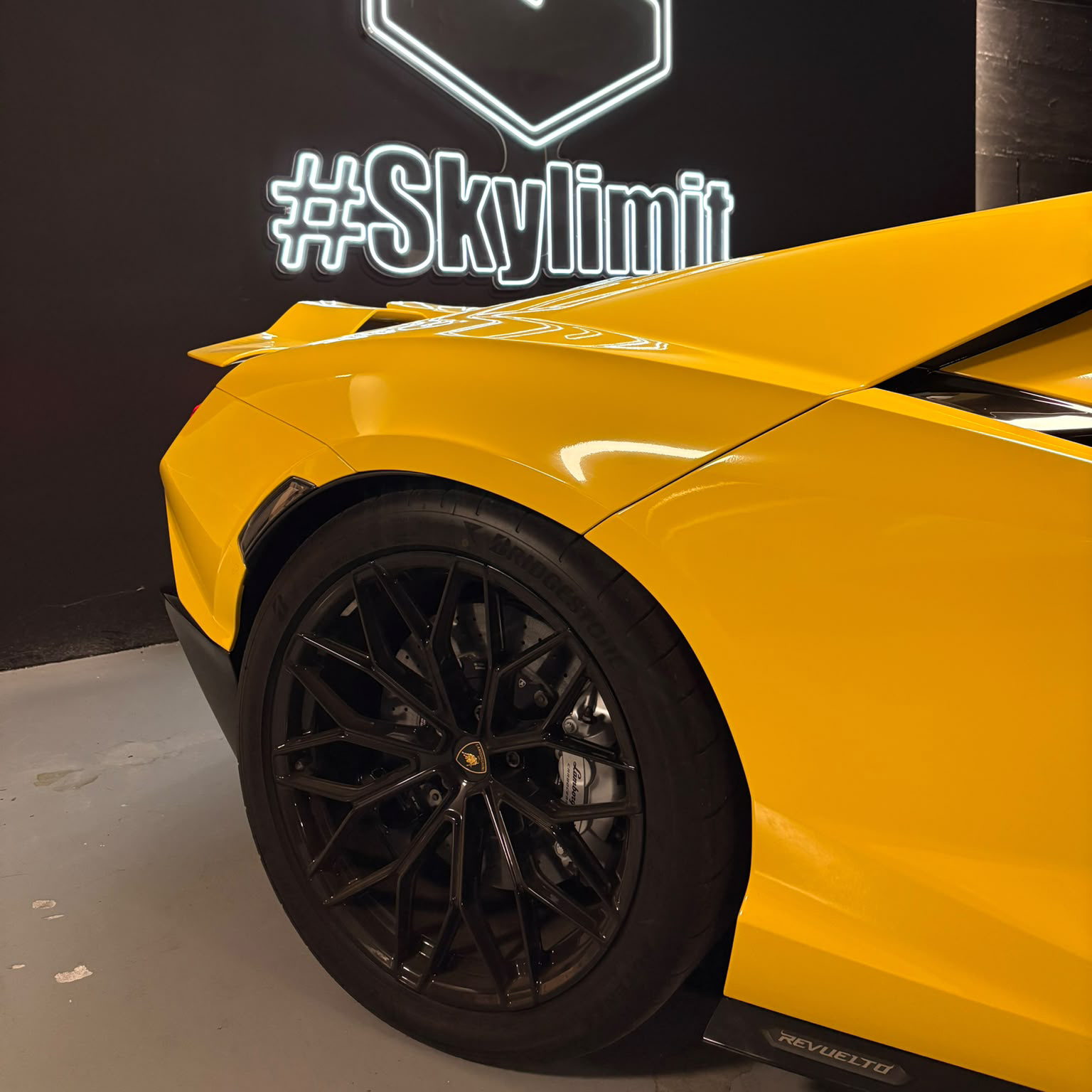 Lamborghini Revuelto