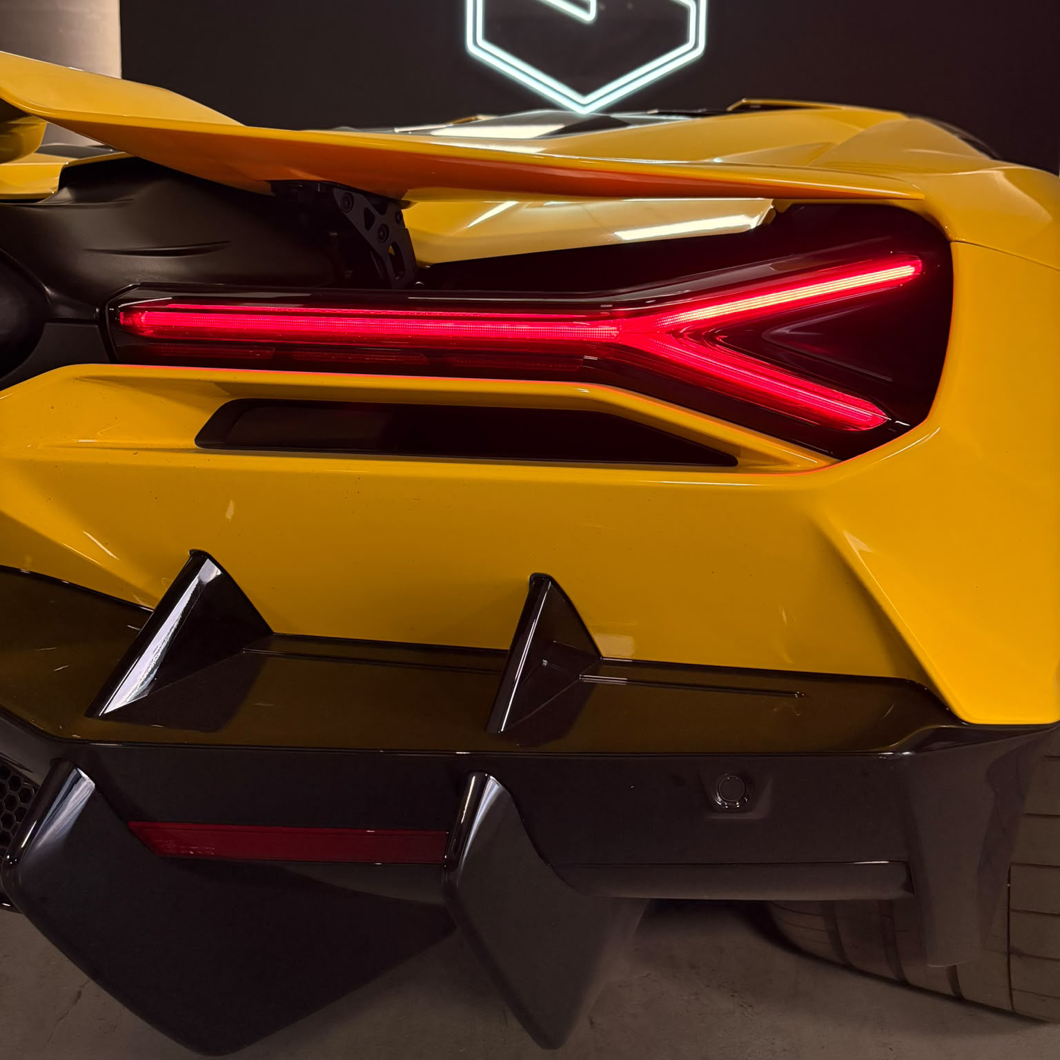 Lamborghini Revuelto